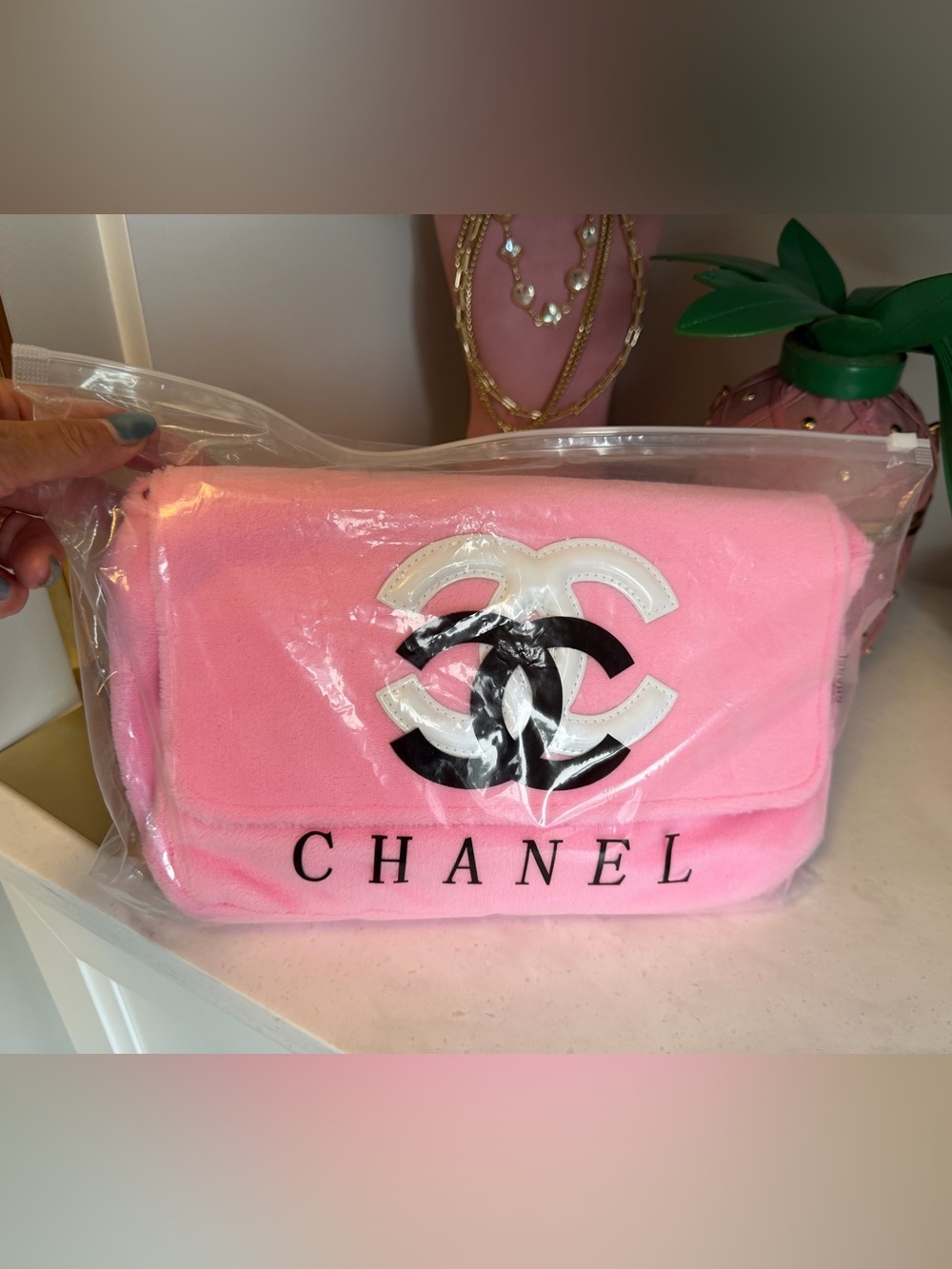 Made for Chanel Precision ~  Pink Plush Shoulder Bag with White CC Logo - Picture 15 of 16